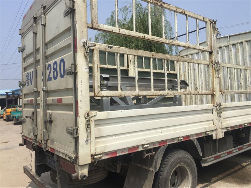 发内蒙古振动筛一台