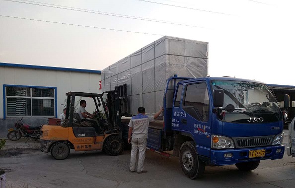 发往甘肃武威192个盘的苗菜机一台