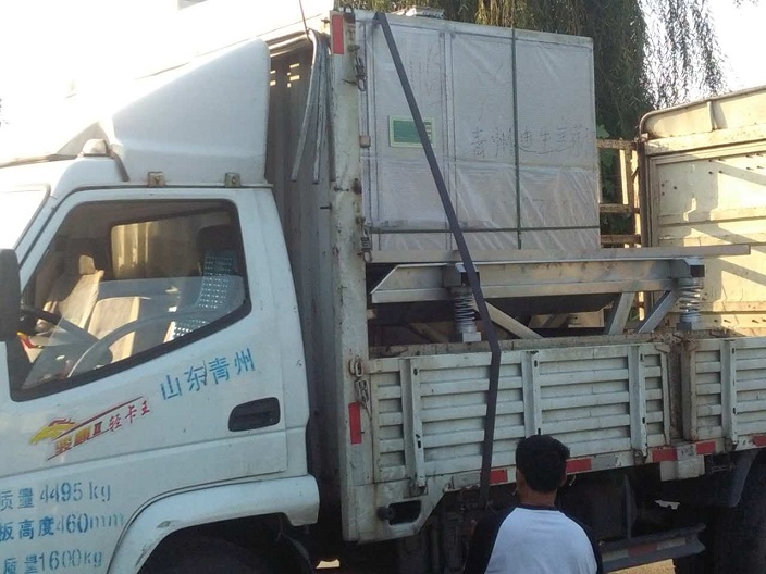 发往山西临汾400斤全不锈钢豆芽机一台，振动筛一台